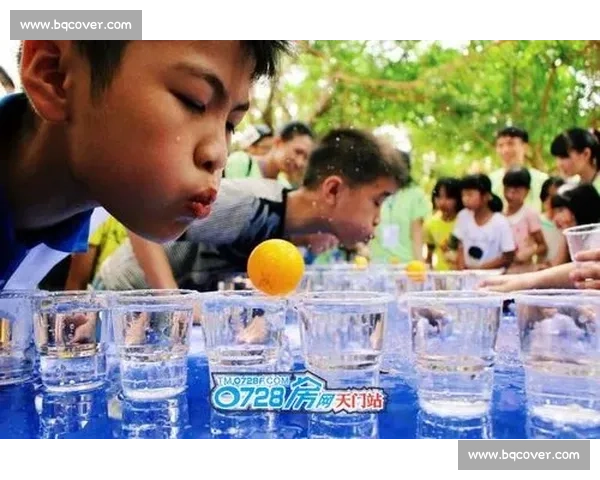 吹乒乓球比赛：谁能凭风力与技巧在空中决胜负