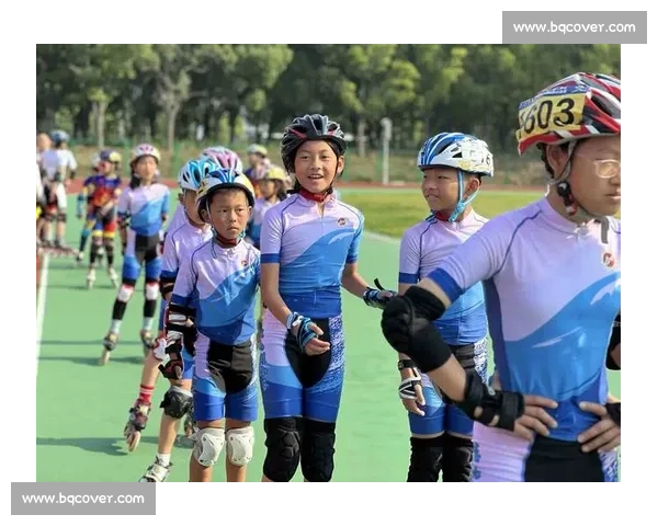 极速对决燃爆赛道 轮滑速滑比赛视频带你直击巅峰时刻精彩全程回放 极速对决燃爆赛道 轮滑速滑比赛视频带你直击巅峰时刻精彩全程回放