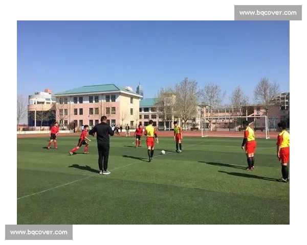 从开球到终场哨响一场足球比赛节奏与博弈的完整历程攻防转换与心理较量 从开球到终场哨响一场足球比赛节奏与博弈的完整历程攻防转换与心理较量