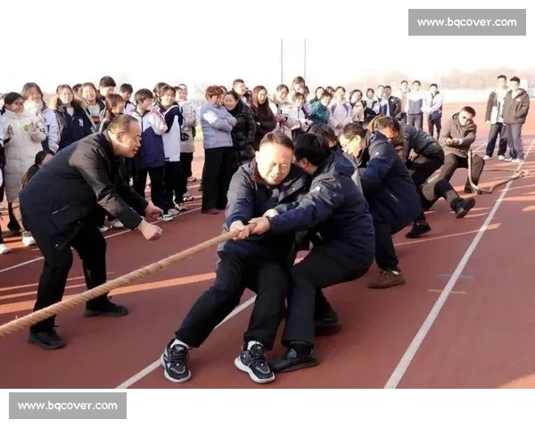 凝心聚力共绳一线在拔河赛场上书写团结拼搏精神宣言的集体荣光篇章