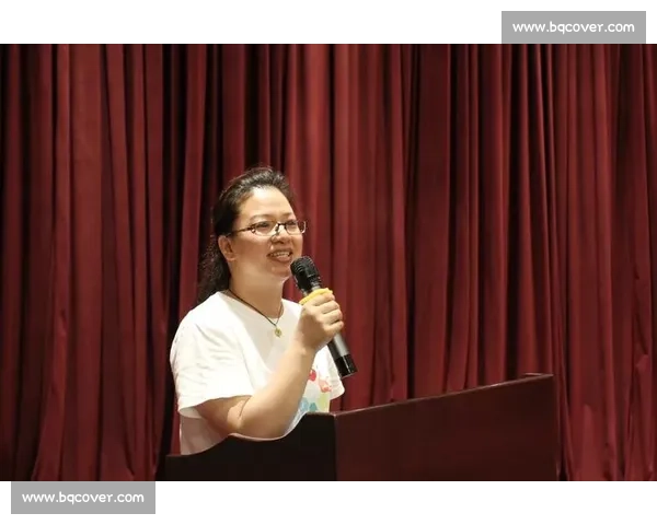 一场扳手腕比赛中力量意志与友谊碰撞的难忘瞬间成长与青春记忆书写 一场扳手腕比赛中力量意志与友谊碰撞的难忘瞬间成长与青春记忆书写